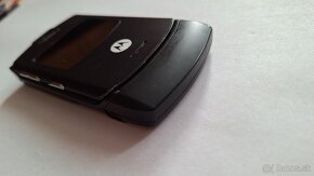 Motorola Razr  V3 top stav - 7