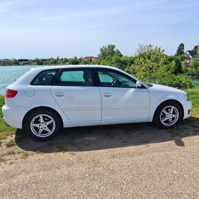 Predám Audi A3 Sportback 1.6 TDI 105k DPF Ambiente - 7