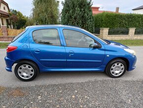 Peugeot 206+ 1.1 44kw 4 valec len 90 000 km rok 2010 - 7