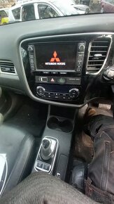 Mitsubishi Outlander III 2.0i PHEV 120kW aut. - ND - 7