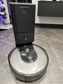 Predám robotický vysávač iRobot Roomba i7+ - 7