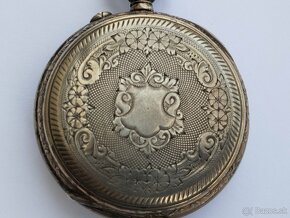 Bohatě zdobené kapesní hodinky  Remontoir Cylindre 4 - 7