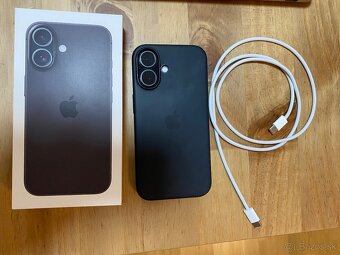 iPhone 16 Black 128 GB - 7