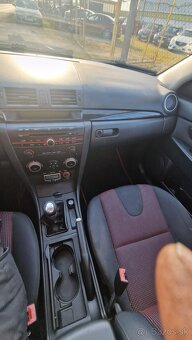 Mazda 3 1.6 benzin rok 2005 - 7