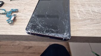 Samsung Galaxy S10 na náhradné diely - 7