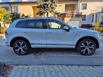 VW Touareg TDI V8 4x4 po STK a EK, nové rozvody orig. - 7