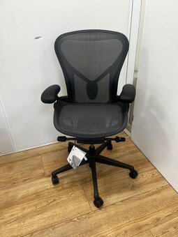 Herman Miller Aeron Remastered New - 7