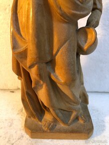 Stará krásna drevená socha Svätá Alžbeta - 7