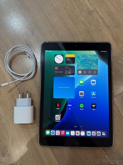 Apple iPad 8 32GB 10.2" (2020)+ sklo + nový obal-dobrý stav - 7