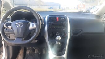 Auris 1.33benzin ,kup SR, 2010 uz facelift,super stav - 7