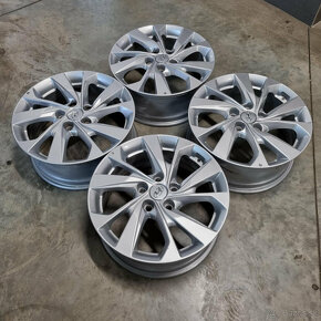 Originál Hyundai disky 5x114.3 R17 ET51 - 7