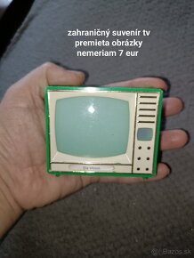 Retro tv premietajú obrázky - 7