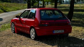 Mazda 323 predám /vymením - 7