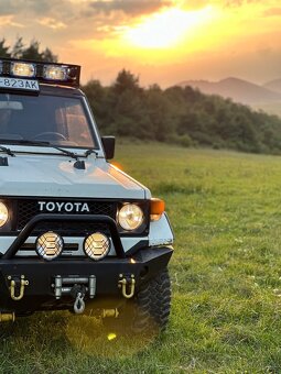 Toyota Land Cruiser - 7