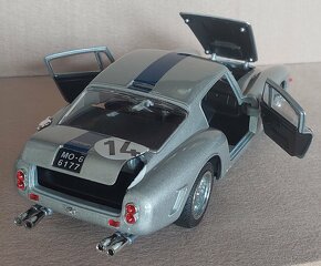 Ferrari 250 GT Berlinette 61 - 1:18 - 7