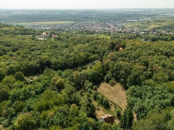 MIKELSSEN - Na predaj veľkorysý pozemok v lese s možnosťou v - 7