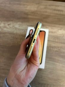 iPhone XR 64 GB Yellow - 7