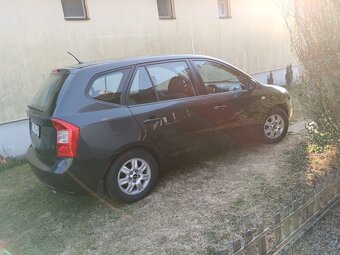 Predam KIA carens 2.0 benzin - 7