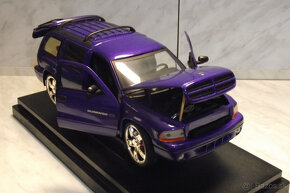 1:18 Dodge Durango - 7