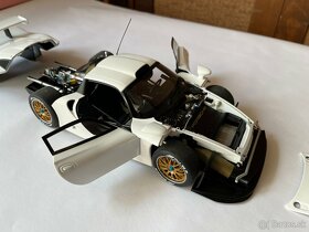 1:18 autoart porsche gt1 - 7