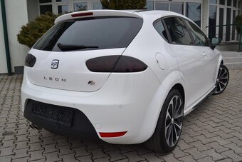 SEAT LEON 2.0 TDI FR, 2011, ELEKTRÓNY R18, XENÓNY, TEMPOMAT - 7