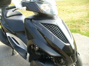 PIAGGIO MP3 300 YOURBAN  ,,B" vodičák - 7