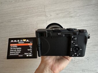 Sony Alpha a7C  v TOP stave - 7