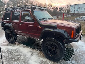 Jeep Cherokee XJ - 7