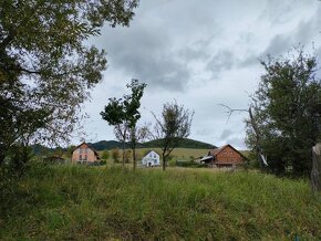 Predaj: Pozemok na stavbu RD v Zbyňove 1748m2 (992m2+756m2)  - 7