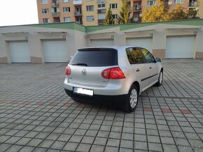 Volkswagen golf 5  1,9 TDI 66kw Manuál - 7