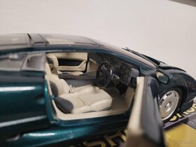 Model 1:18 Jaguar XJ220 - 7