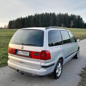 Volkswagen Sharan 1.9 TDI Comfortline - 7