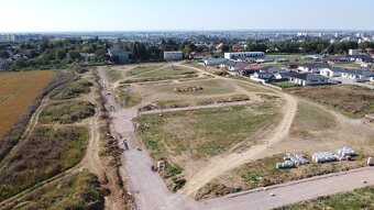 Ponúkame Vám na predaj stavebné pozemky v meste Levice - 7