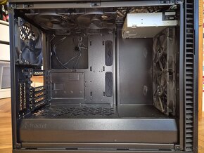 Fractal Design Define 7 + Blu Ray napalovačka LG - 7