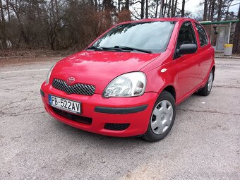 Predám toyotu yaris 1.0 48kw r.v 2005 - 7