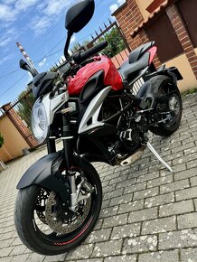 MV AGUSTA Brutale 800 - 7