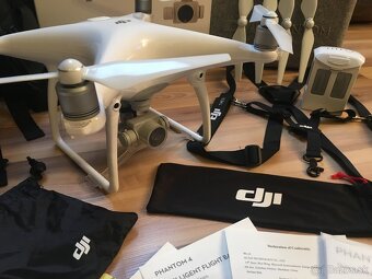 DJI Phantom 4 - 7