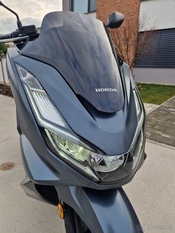 Honda PCX 125 – 1431 km – šedá kráska hľadá nového majiteľa. - 7