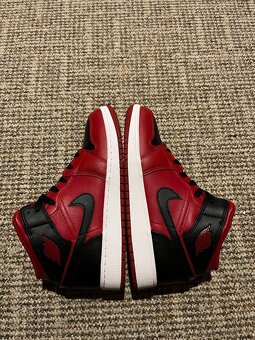 Nike Air Jordan 1 Mid "Reversed Bred GS", velikost 38,5 - 7