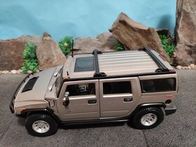 prodám model 1:18 HUMMER H2 - 7