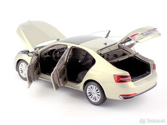 ŠKODA SUPERB III 1:18 PAUDI - 7