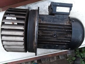 Elektromotor 3kW , 2900ot. s vrtuľou - 7