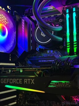 AORUS RTX 3070 MASTER (LCD displej) - 7