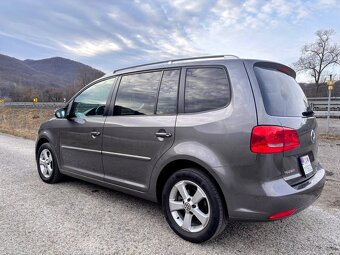 Volkswagen Touran 2.0TDI CR DSG Automat Highline 7 Miest - 7