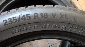 2 ks ZIMNÉ 235/45 R18 98V XL CONTINENTAL cca 6-7 mm DOT 2521 - 7