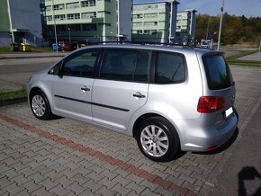 Volkswagen Touran 1.6 TDi DSG - 7