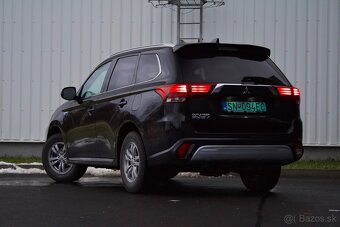 Mitsubishi Outlander 2.4 MIVEC PHEV 4WD - 7