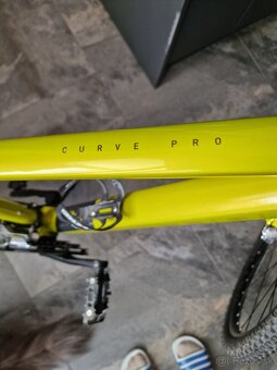 Bicykel Cube Curve Pro lime´n´black, v. 46 - 7