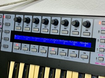 NOVATION ReMOTE 25 SL Compakt …. MIDI klávesnica - 7