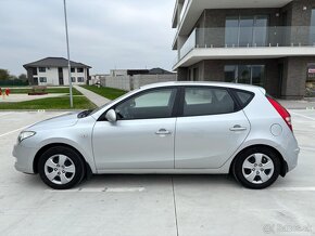 Predám Hyundai i 30 1.4 benzín 80 kw Rok výroby 2010 stk+ek - 7